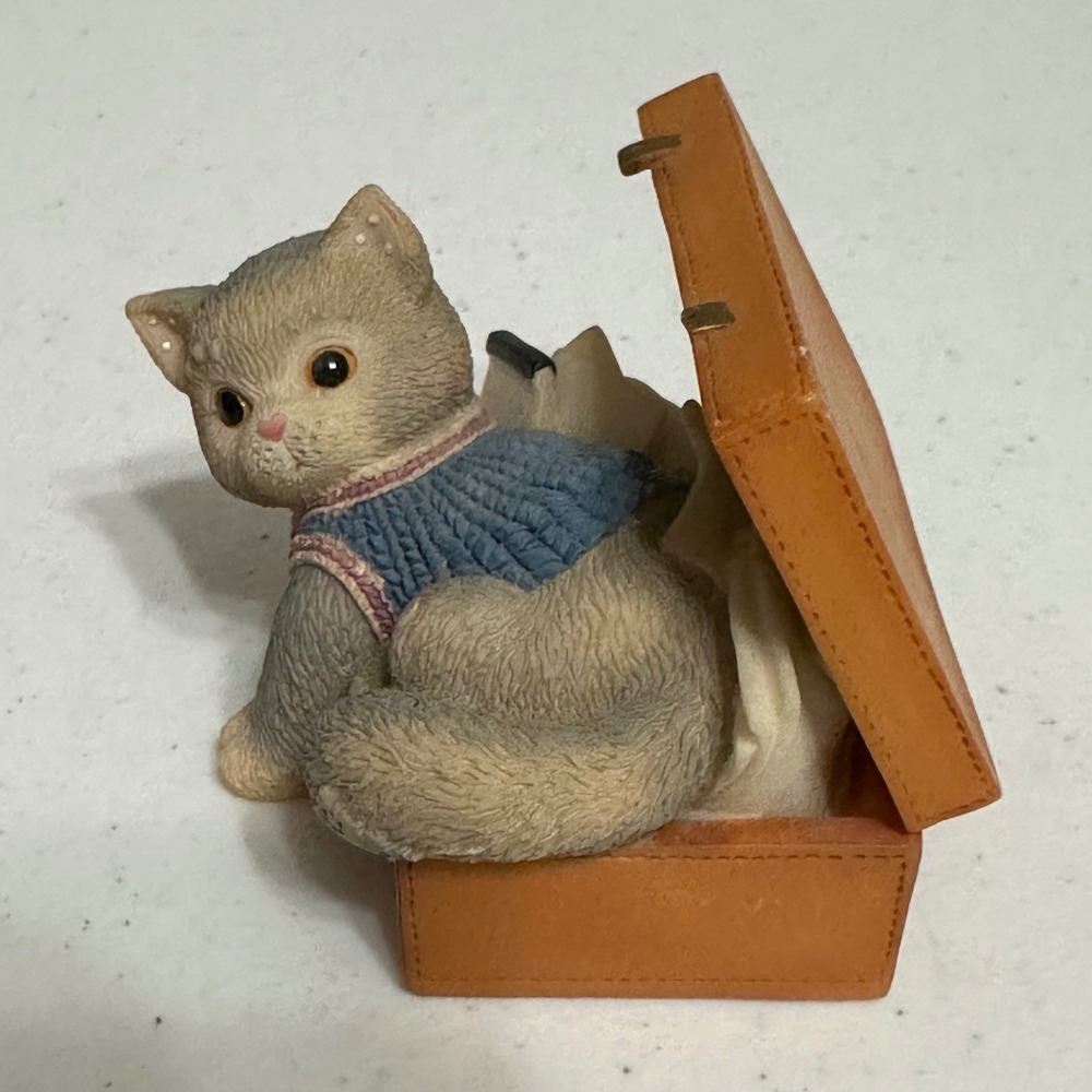 Calico Kittens A Hug-A-Day Packs Your Troubles Away Cat Figurine Suitcase VTG